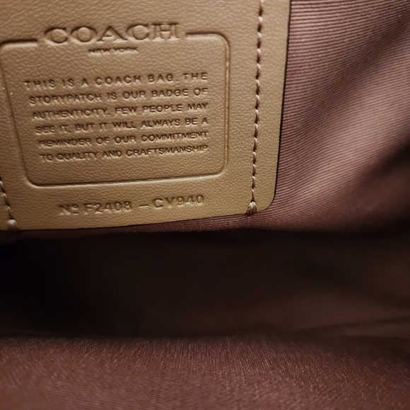 Coach Teri Shoulder Bag Signature Canvas Brown/Tan NWT with wristlet - Picture 8 of 8